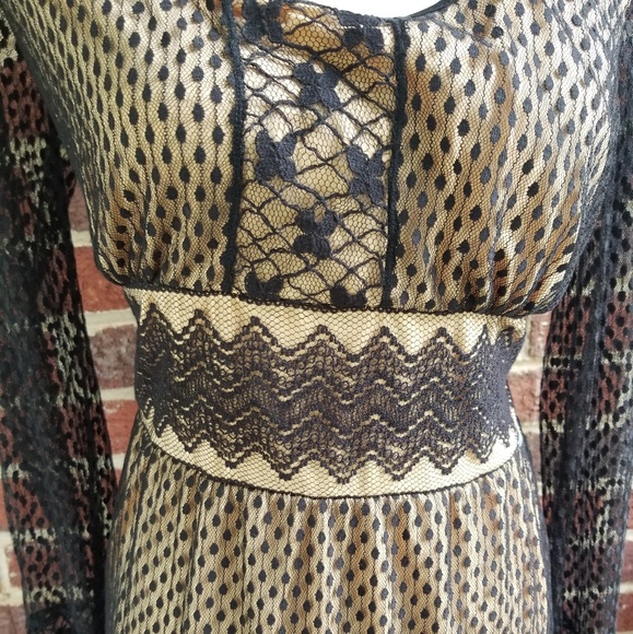 (Donated) Sophie Max Lace Top - Picture 4 of 6